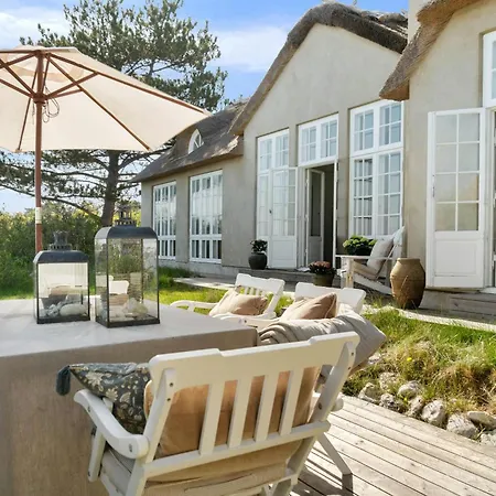 Nostalgia In Thatched House In Odsherred *